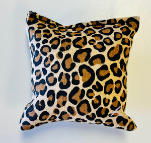 Nelly Holiday Catnip Pillows (Leopard)